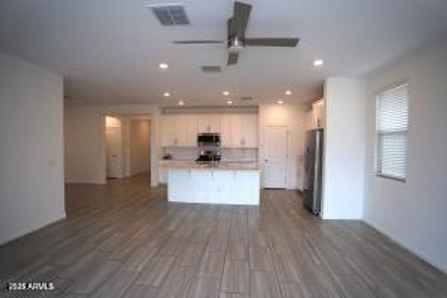 9127 W Minnezona Avenue, Phoenix, AZ 85037