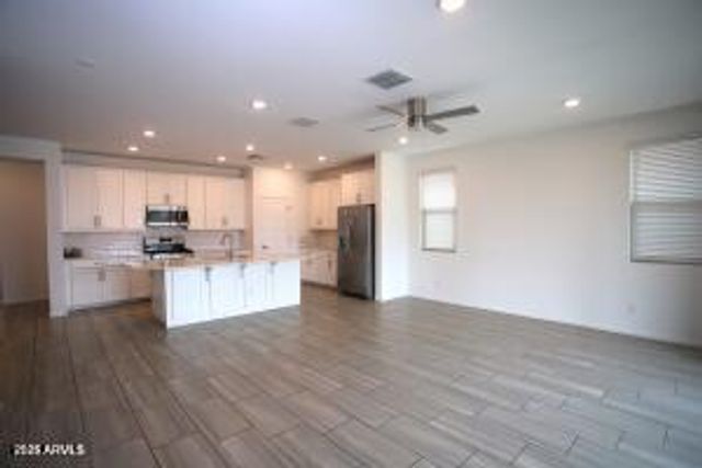 9127 W Minnezona Avenue, Phoenix, AZ 85037