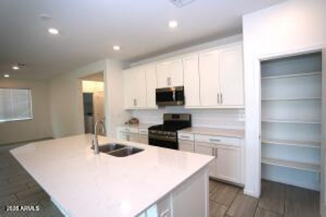 9127 W Minnezona Avenue, Phoenix, AZ 85037