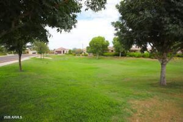 9127 W Minnezona Avenue, Phoenix, AZ 85037