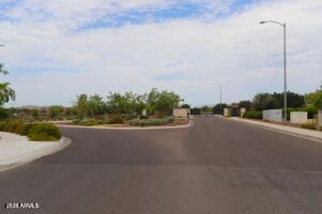 9127 W Minnezona Avenue, Phoenix, AZ 85037