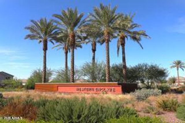 9127 W Minnezona Avenue, Phoenix, AZ 85037