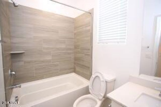9127 W Minnezona Avenue, Phoenix, AZ 85037