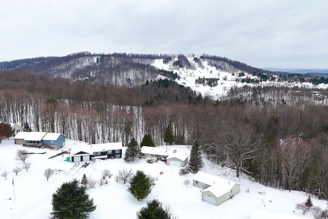 10830 S Blueridge Lane, Elmwood Twp, MI 49684