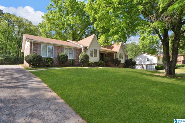 404 MEMORIAL DRIVE SW, Bessemer, AL 35022