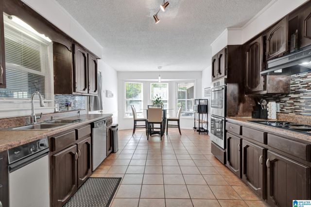 404 MEMORIAL DRIVE SW, Bessemer, AL 35022