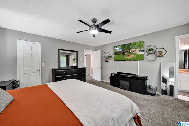 404 MEMORIAL DRIVE SW, Bessemer, AL 35022