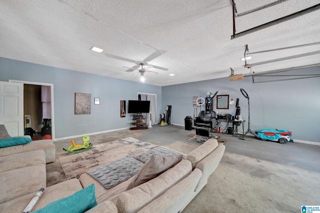 404 MEMORIAL DRIVE SW, Bessemer, AL 35022