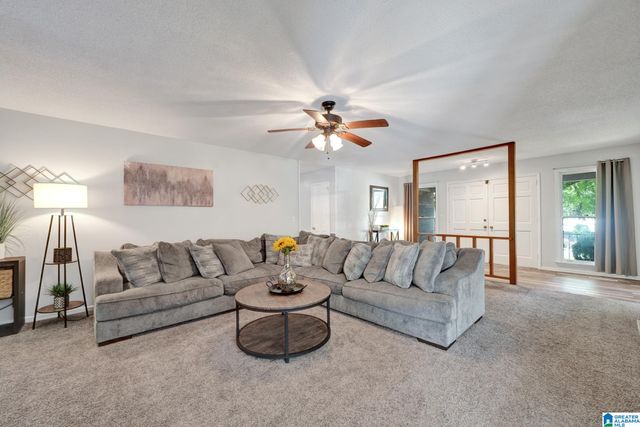 404 MEMORIAL DRIVE SW, Bessemer, AL 35022