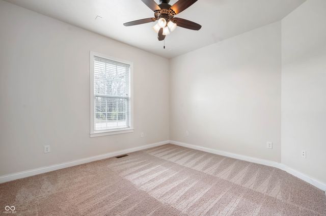 5026 W Stonehaven Lane, New Palestine, IN 46163