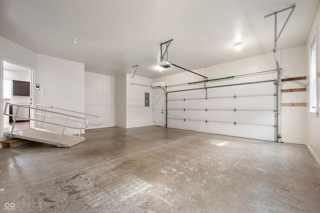 5026 W Stonehaven Lane, New Palestine, IN 46163