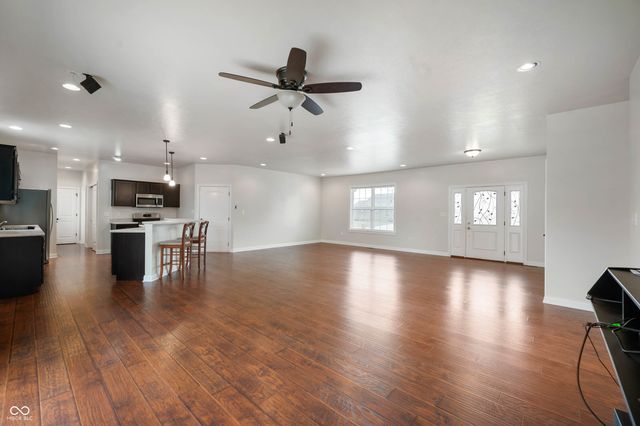 5026 W Stonehaven Lane, New Palestine, IN 46163