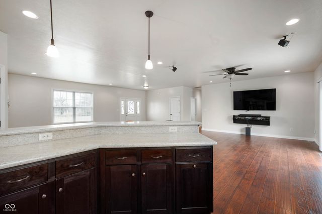 5026 W Stonehaven Lane, New Palestine, IN 46163