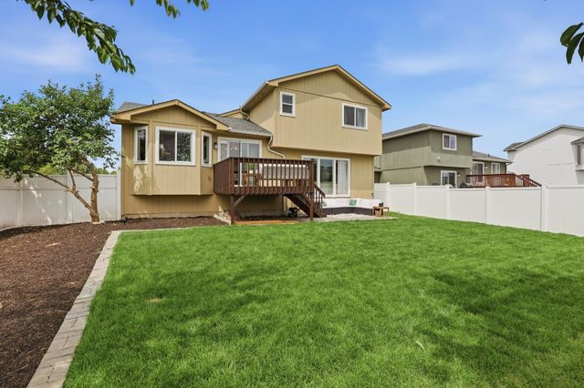 821 S SALISH Ct, Spokane, WA 99224