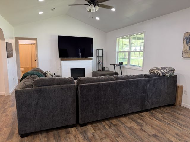 3872 York Hwy, Gainesboro, TN 38562