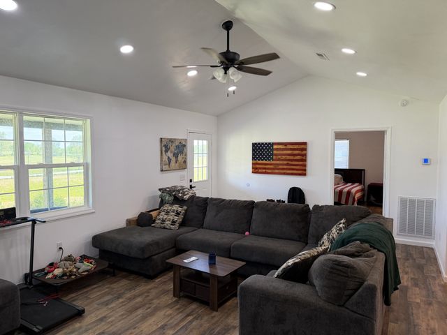 3872 York Hwy, Gainesboro, TN 38562
