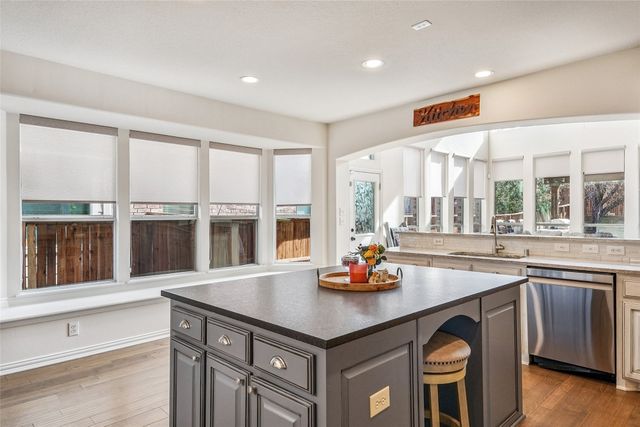 9008 Thompson Drive, Argyle, TX 76226