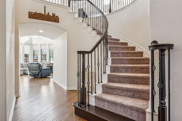 9008 Thompson Drive, Argyle, TX 76226