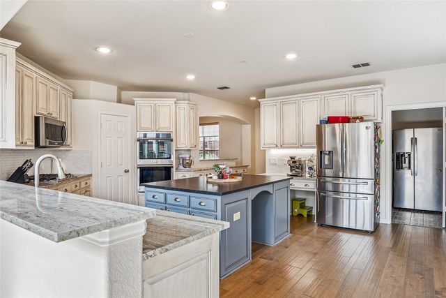 9008 Thompson Drive, Argyle, TX 76226