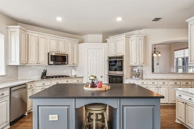 9008 Thompson Drive, Argyle, TX 76226