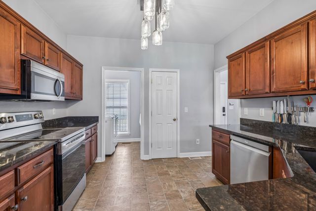 2268 Dewey Dr, Spring Hill, TN 37174