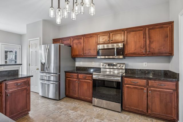 2268 Dewey Dr, Spring Hill, TN 37174
