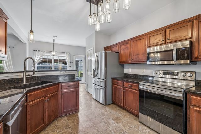 2268 Dewey Dr, Spring Hill, TN 37174