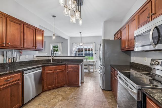 2268 Dewey Dr, Spring Hill, TN 37174
