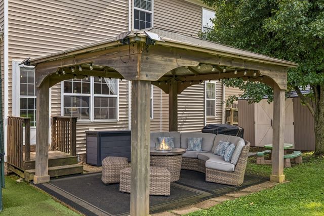 2268 Dewey Dr, Spring Hill, TN 37174