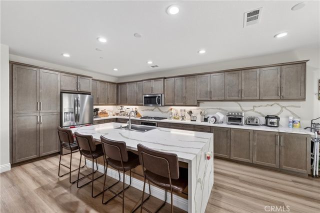 15575 Parry Peak, Fontana, CA 92336