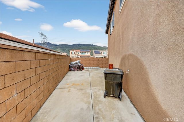 15575 Parry Peak, Fontana, CA 92336