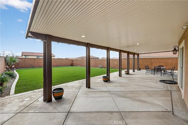 15575 Parry Peak, Fontana, CA 92336