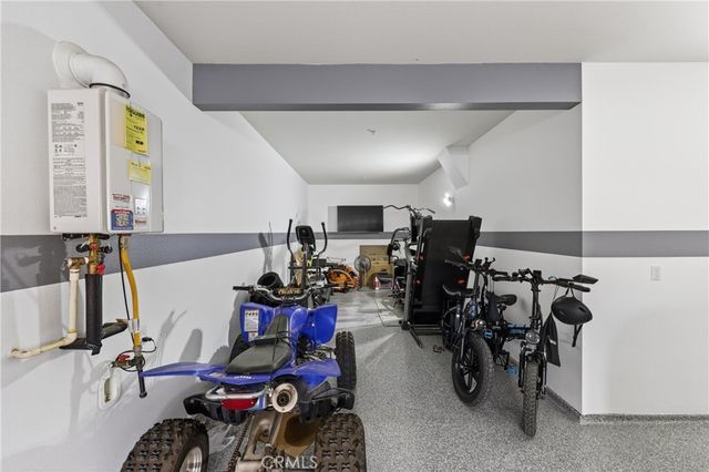 15575 Parry Peak, Fontana, CA 92336