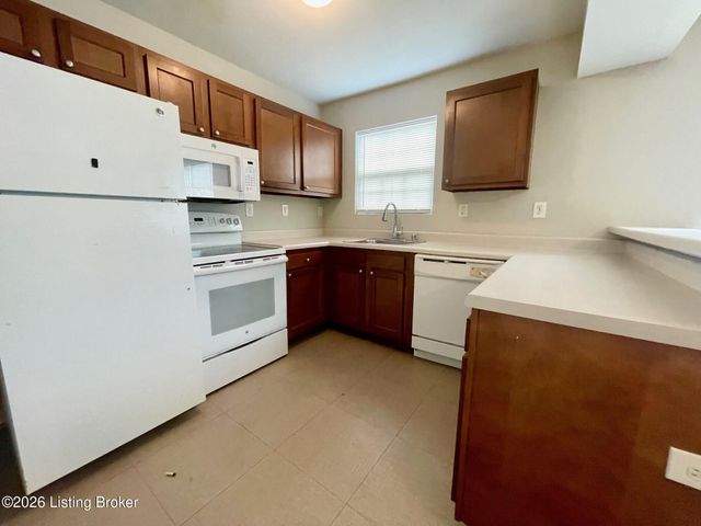 3544 Brockton Ln 3, Louisville, KY 40220