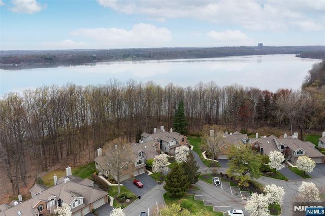 111 Lakeview Drive, Old Tappan, NJ 07675