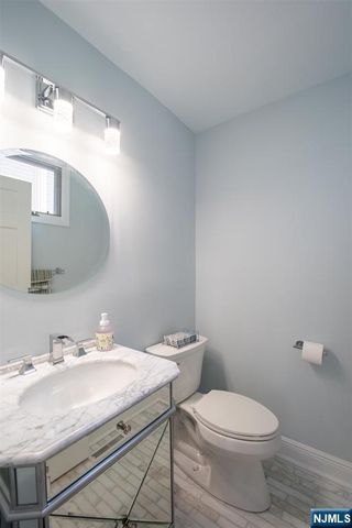 111 Lakeview Drive, Old Tappan, NJ 07675