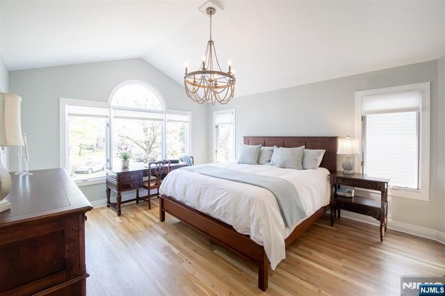 111 Lakeview Drive, Old Tappan, NJ 07675