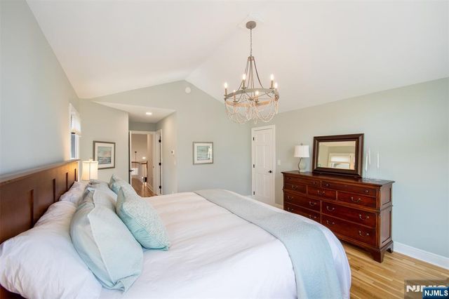 111 Lakeview Drive, Old Tappan, NJ 07675
