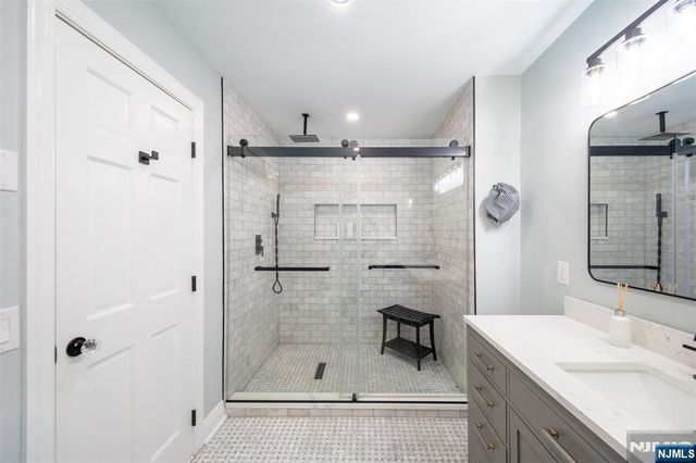 111 Lakeview Drive, Old Tappan, NJ 07675