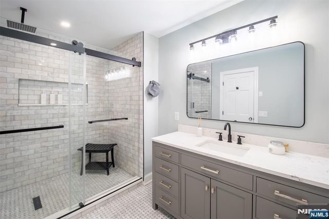 111 Lakeview Drive, Old Tappan, NJ 07675