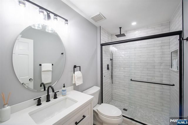 111 Lakeview Drive, Old Tappan, NJ 07675