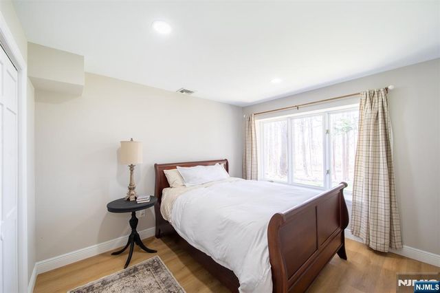 111 Lakeview Drive, Old Tappan, NJ 07675