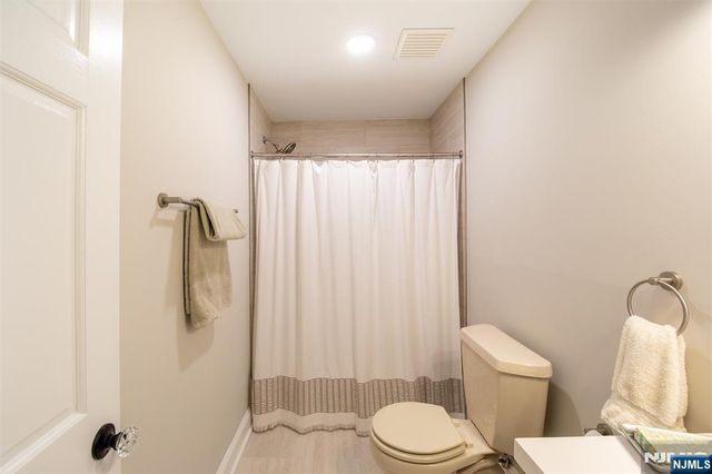 111 Lakeview Drive, Old Tappan, NJ 07675