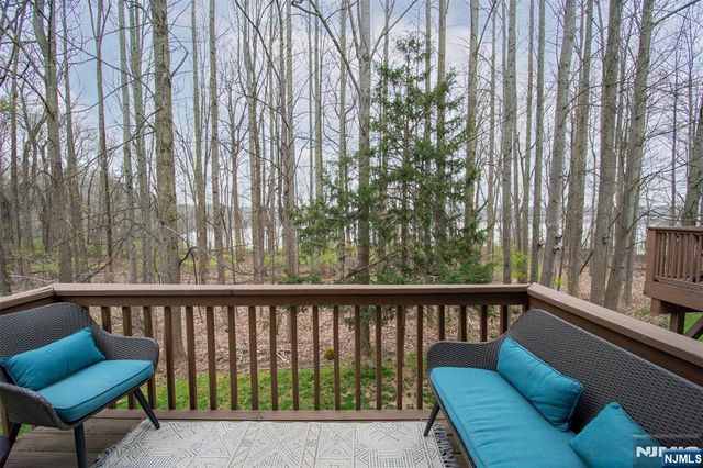 111 Lakeview Drive, Old Tappan, NJ 07675