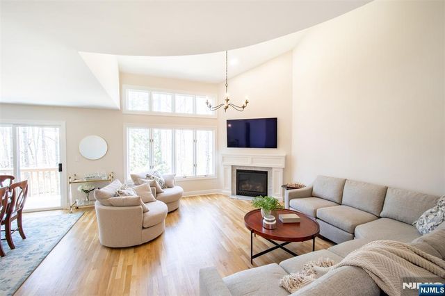 111 Lakeview Drive, Old Tappan, NJ 07675