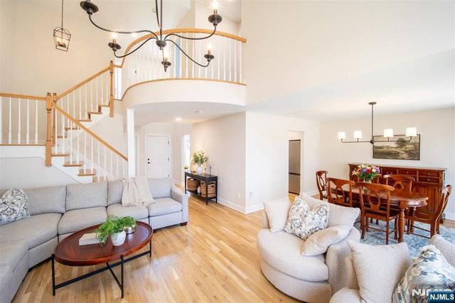 111 Lakeview Drive, Old Tappan, NJ 07675