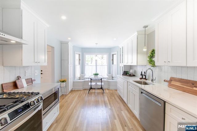 111 Lakeview Drive, Old Tappan, NJ 07675