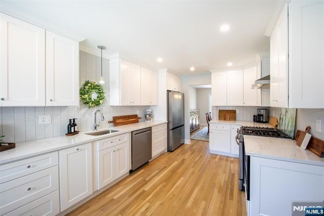 111 Lakeview Drive, Old Tappan, NJ 07675