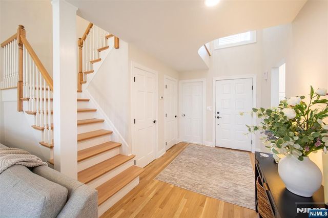 111 Lakeview Drive, Old Tappan, NJ 07675