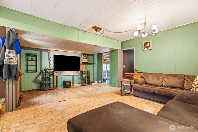 1586 King Road, Winlock, WA 98596